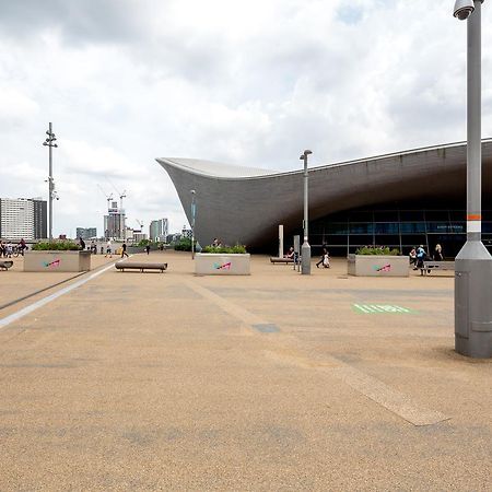 Luxury Stratford Apartment Londra Esterno foto
