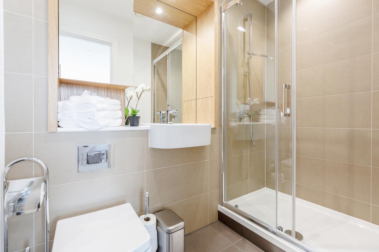 Luxury Stratford Apartment Londra Esterno foto